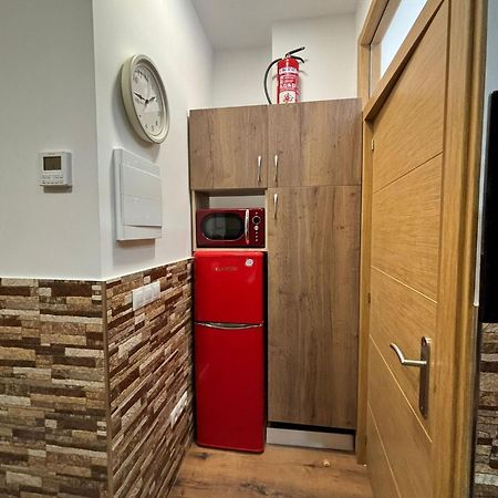 Apartamentos Deluxe Barajas Madrid Exterior photo