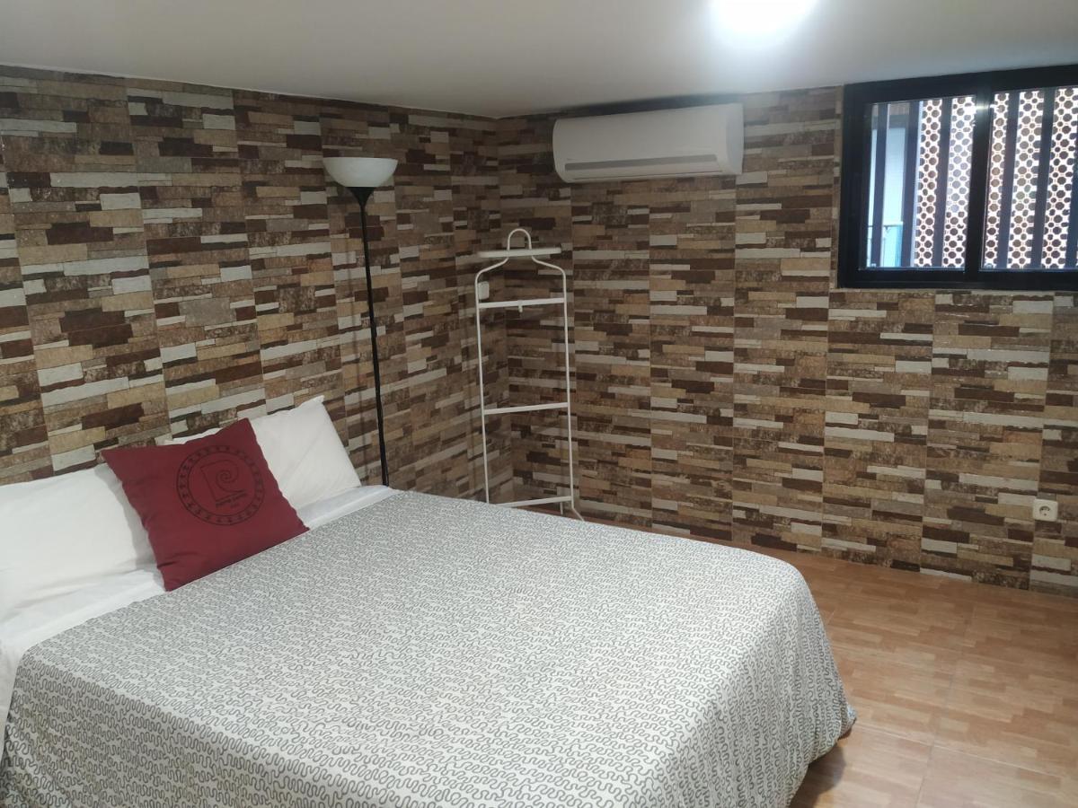 Apartamentos Deluxe Barajas Madrid Exterior photo