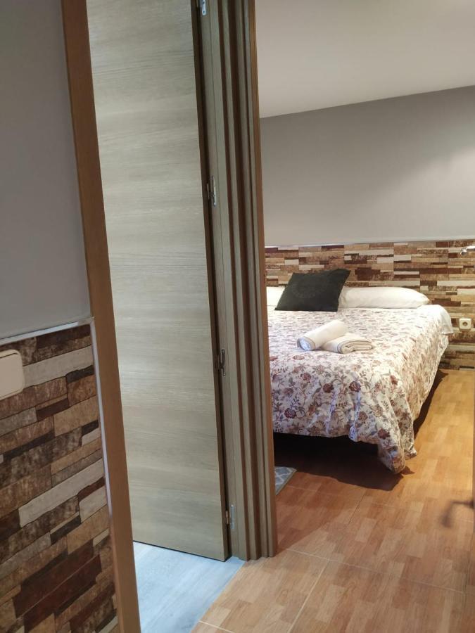 Apartamentos Deluxe Barajas Madrid Exterior photo