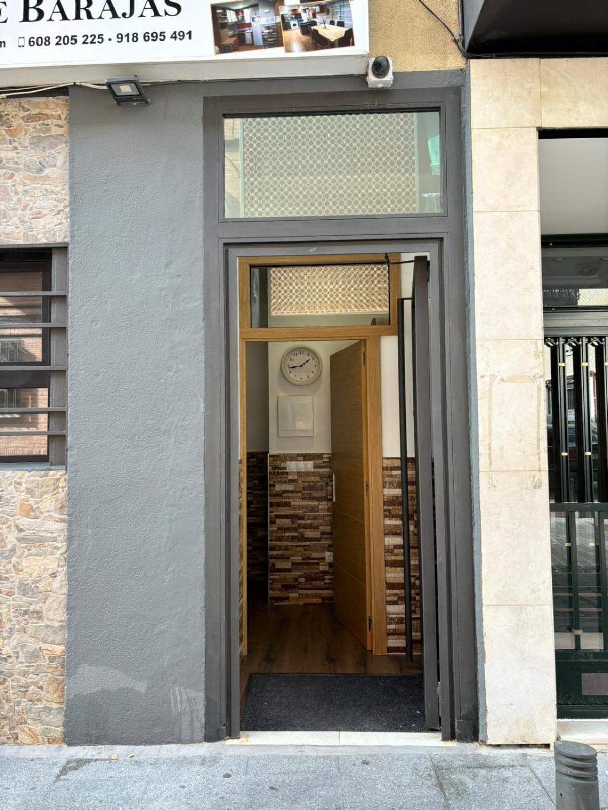 Apartamentos Deluxe Barajas Madrid Exterior photo