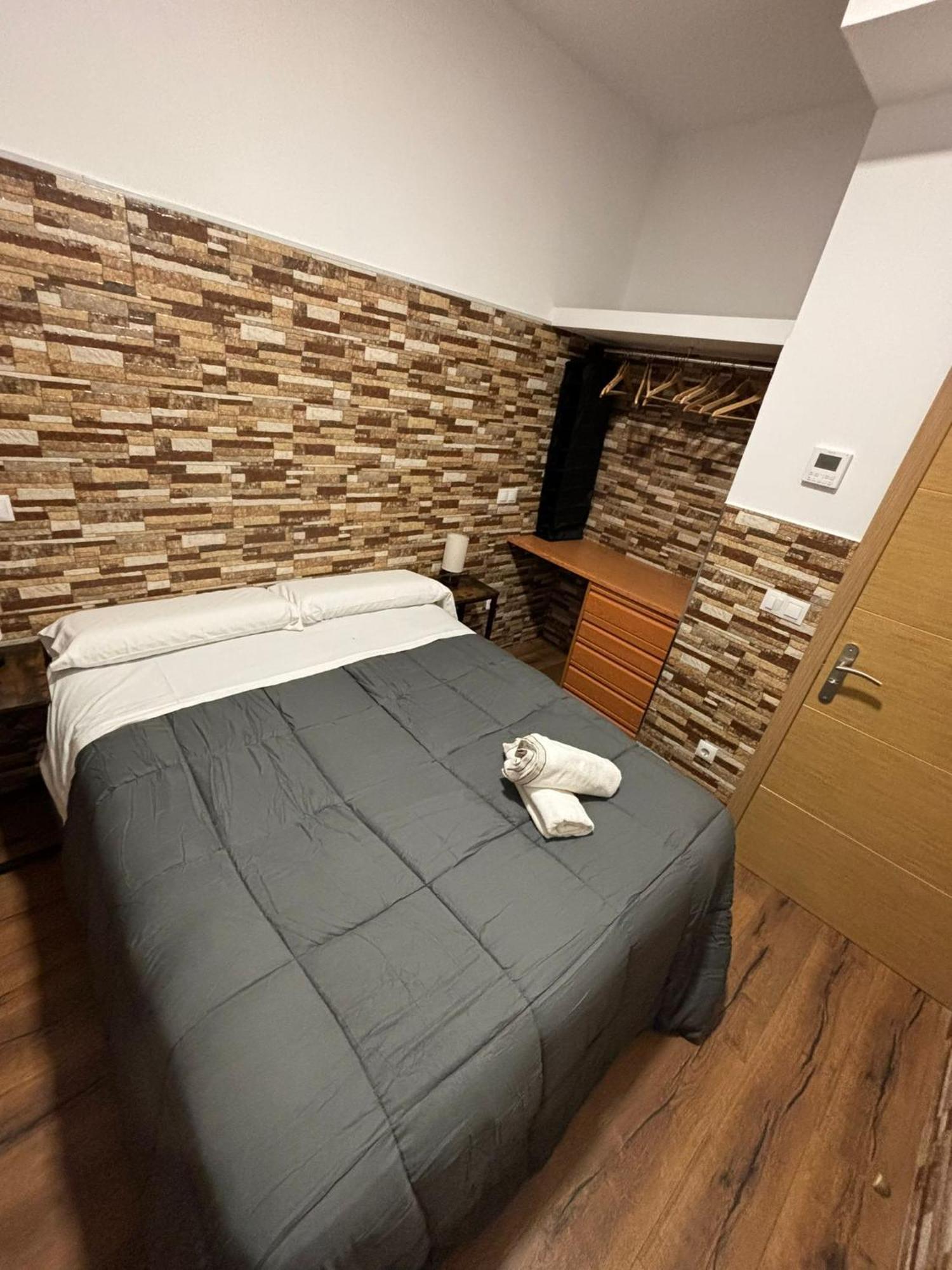Apartamentos Deluxe Barajas Madrid Exterior photo